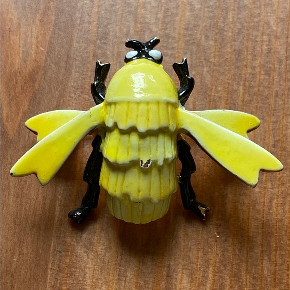 Yellow Bee Brooch - Picture 2 of 4